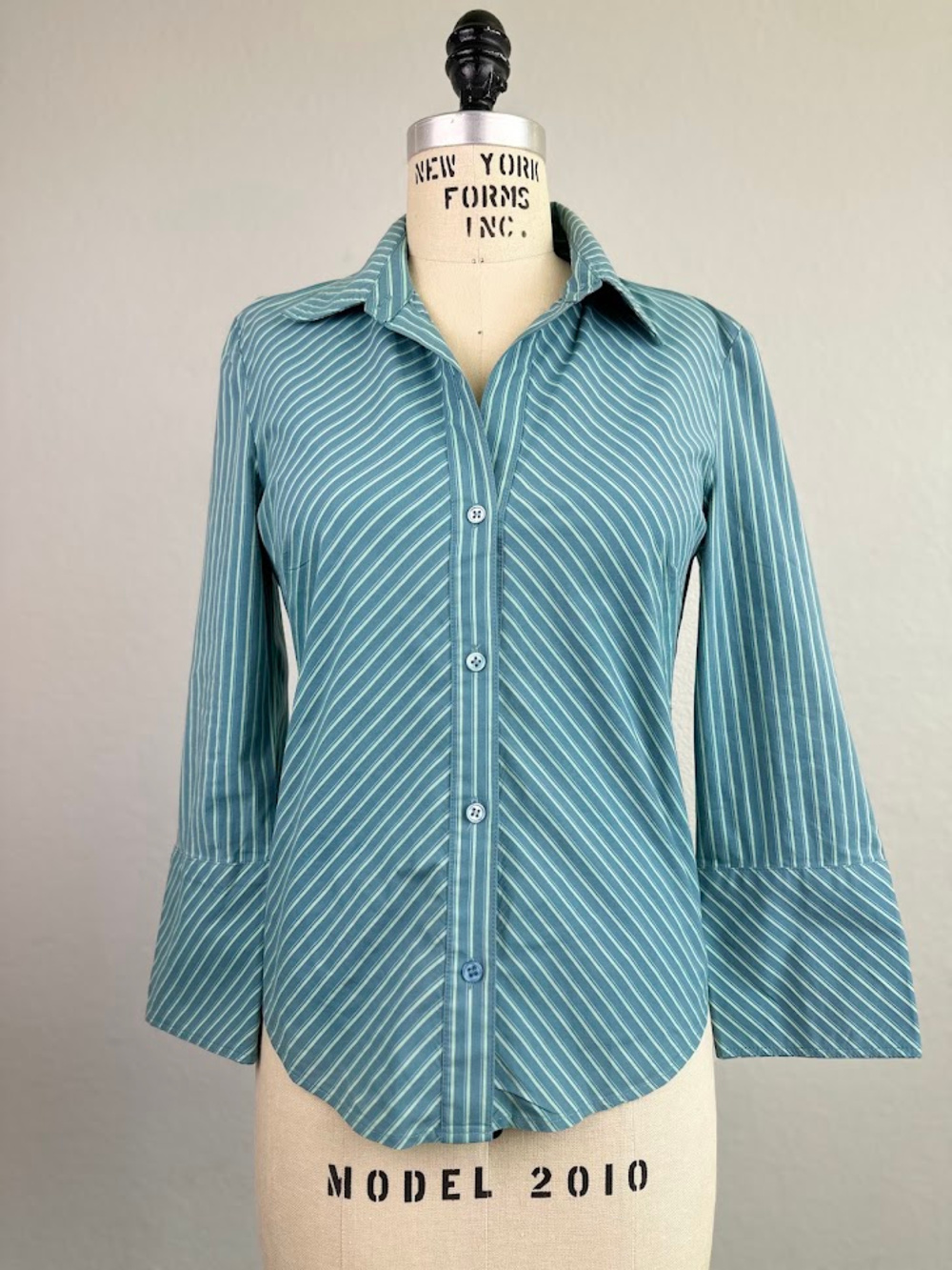 BCBGMAXAZRIA Striped Button Front Blouse Teal Blue Size 2 Y2K